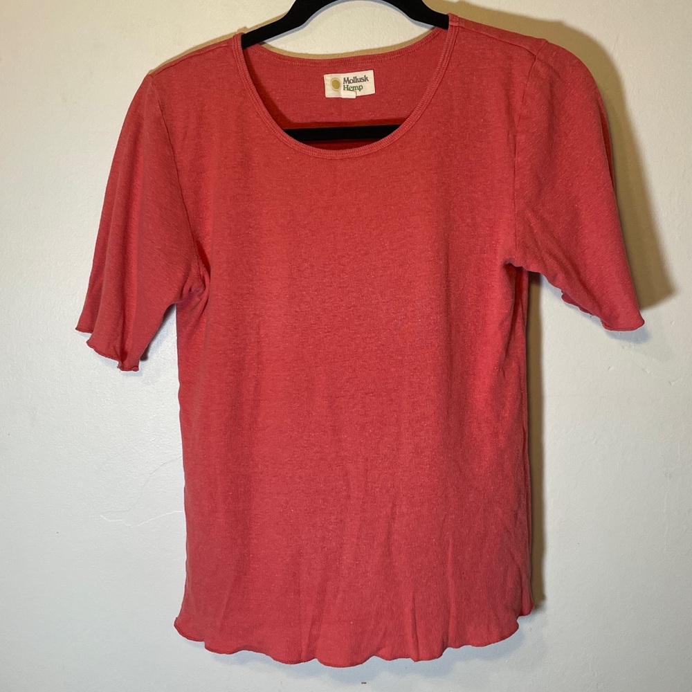 Mollusk Hemp Women's Red Short Sleeve Scoop Neck Top